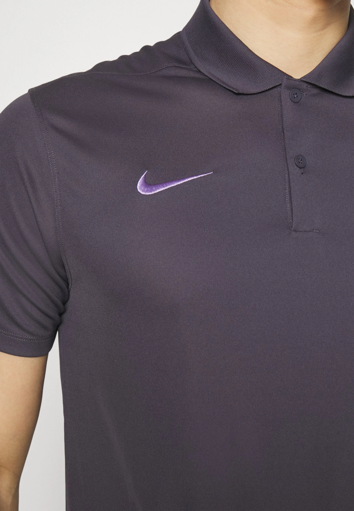 Nike Performance Liverpool Fc Victory SolidPoloGridiron/Space Purple Uomo Abbigliamento N1242D5KP-C11 8 Nike Performance Liverpool Fc Victory SolidPoloGridiron/Space Purple Uomo Abbigliamento N1242D5KP-C11 - immagine 6